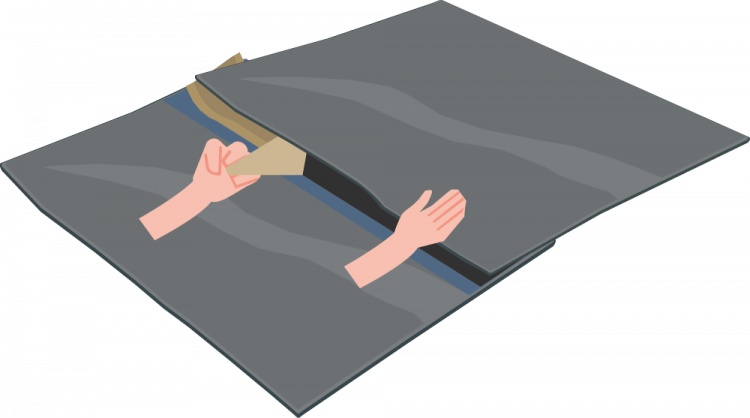 Schutzfolie vom EPDM Band abziehen